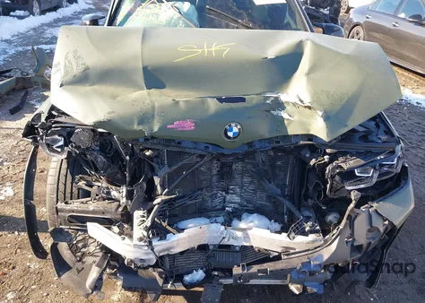 2023 BMW X4 M z USA, uszkodzony, nr VIN 5YM23EC00P9S47007